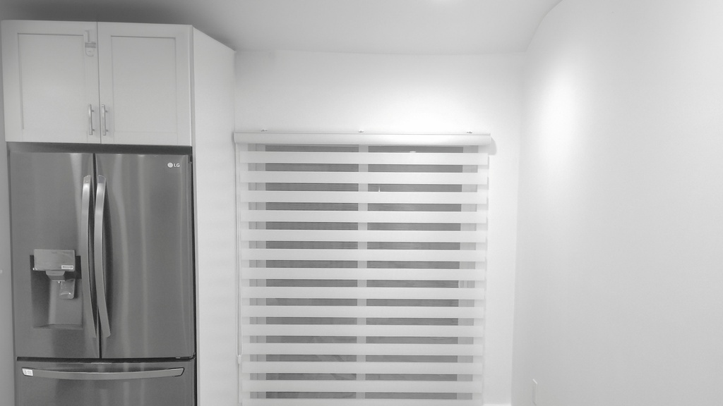 Light Filtering Zebra Blind - Round Cassette